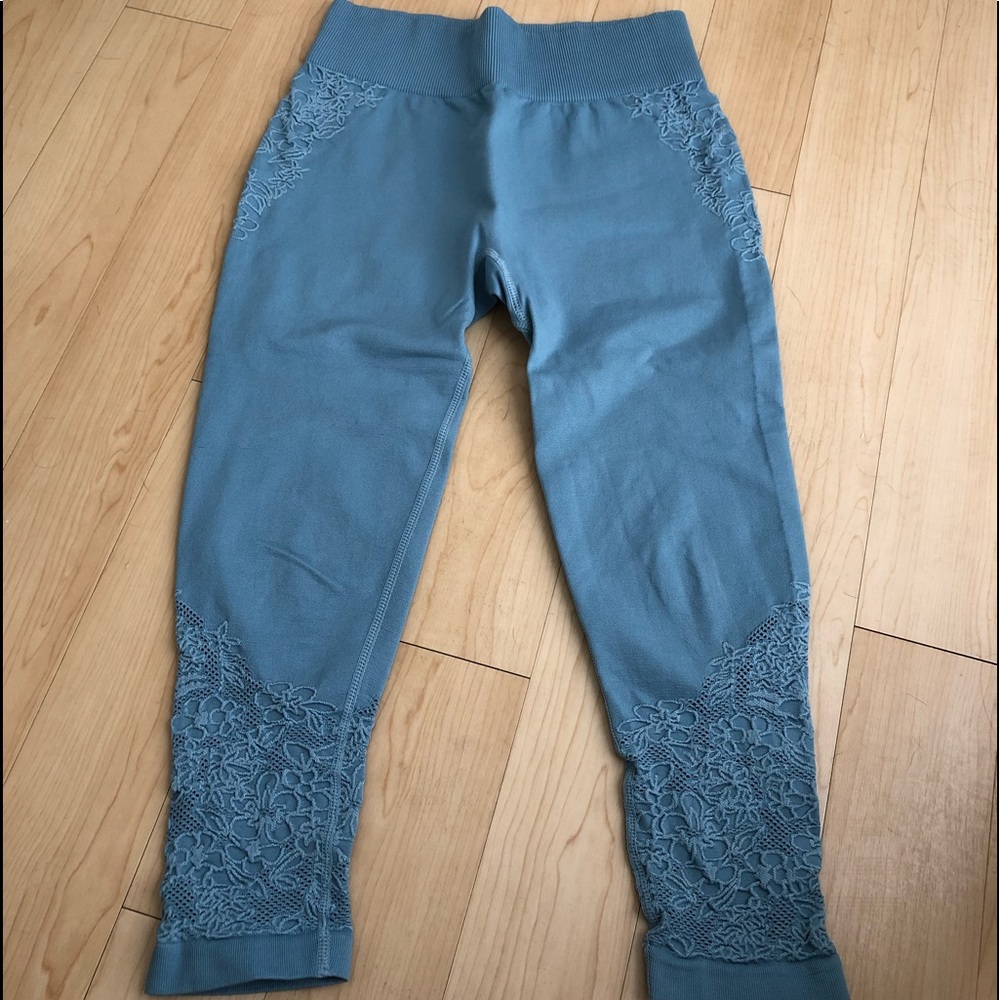 Cropped workout pants